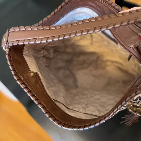 Michael Kors Bennet Hobo Bag signature colors - Picture 6 of 7